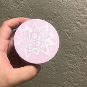 Glossier Wowder in Light/Medium